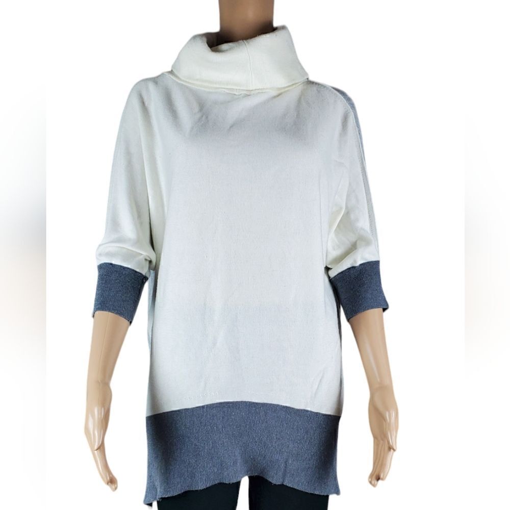 White House Black Market Gray & Cream Sweater